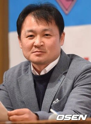Hyun Wook  Song