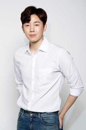Dal  Lee