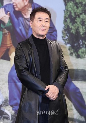 Jin Hee  Han