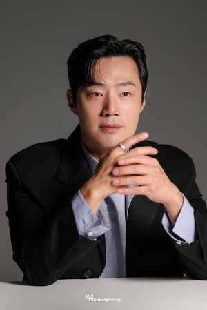 Hee Joon  Lee