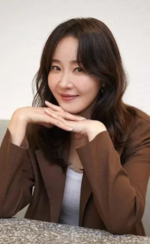 Ji Won  Uhm