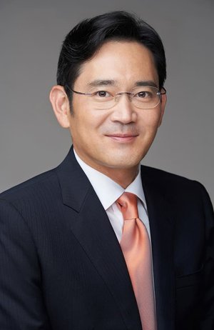 Jae Yong  Lee