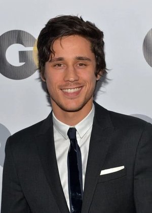 Peter  Gadiot