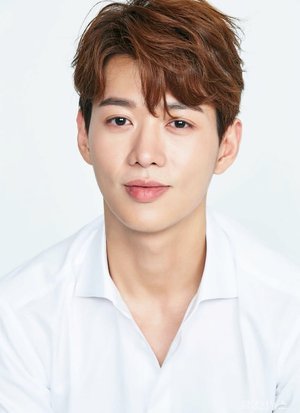Yoo Kang  Moon