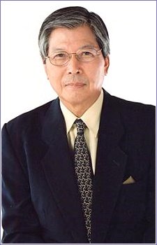Michio  Hazama