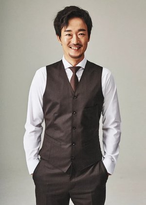 In Jun  Hwang
