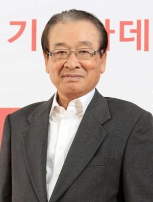 Soon Jae Lee