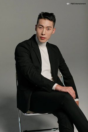 Sung Bin Hwang
