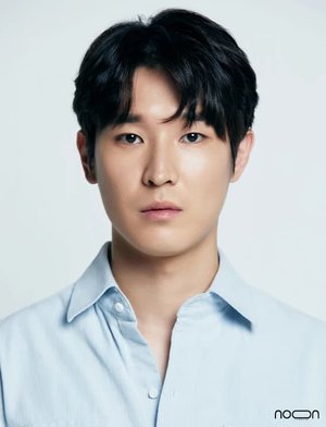 Ji Hyun Woo