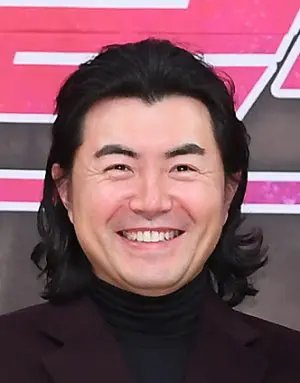 Myung Woo Lee