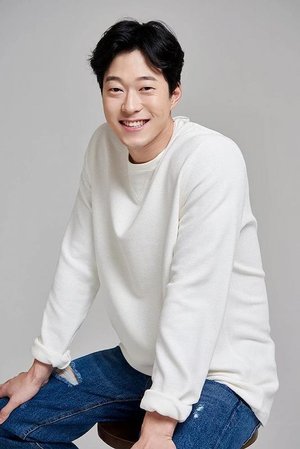 Si Hoon Lee