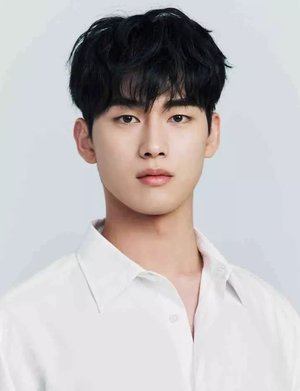 Min Ki Hong